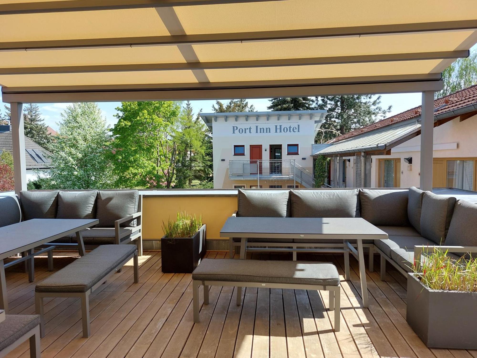 Port Inn Hotel Eichwalde Екстер'єр фото